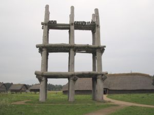 青森市にある三内丸山遺跡の六本柱建物