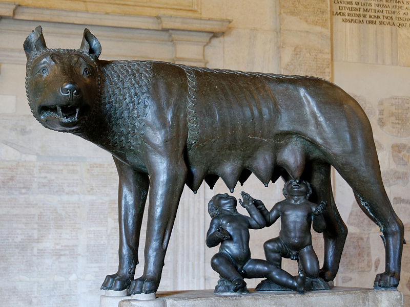 狼の乳を飲むロームルスとレムスの銅像