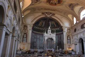 サンタ・チェチリア教会の内部の様子