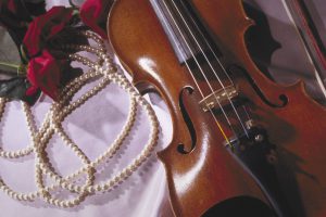 バイオリンと真珠とバラ