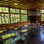 木造の中学校の教室