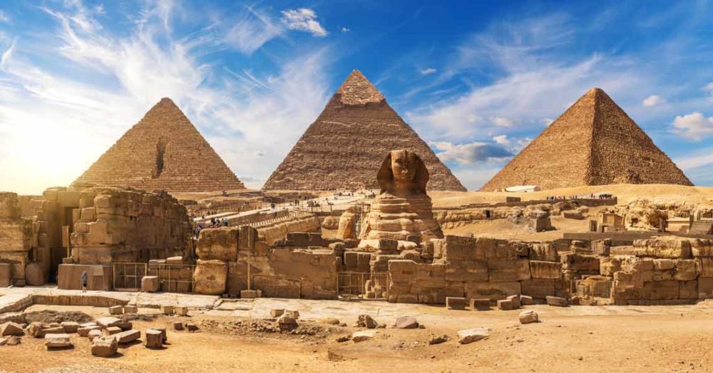 三大ピラミッドとスフィンクス（人類の人生の探究のイメージ）