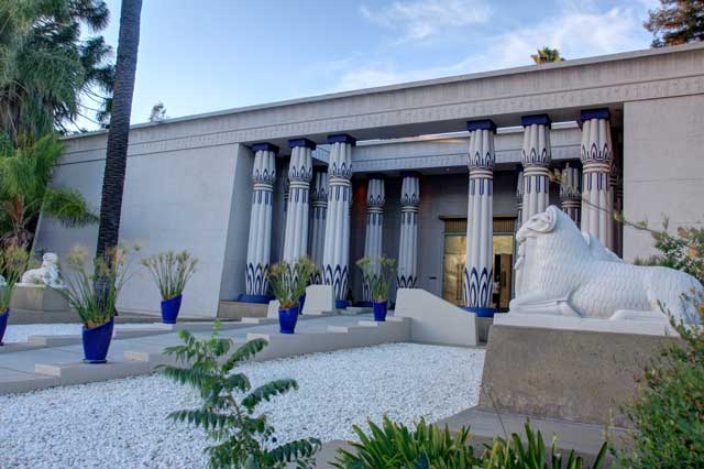 バラ十字古代エジプト博物館（カリフォルニア州サンノゼ）の入り口