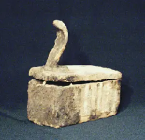 古代エジプト末期王朝、木製の箱、蛇、10×17cm