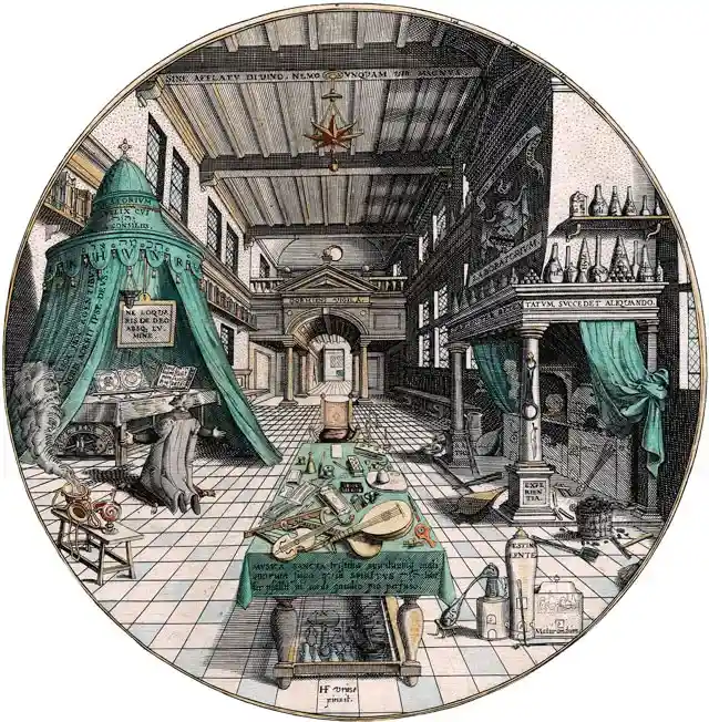 『錬金術師の実験室－大いなる作業の第一段階』（The FirstStage of the Great Work）、ハンス・フレーデマン・デ・フリース（Hans Vredeman de Vries, 1527-1604）作。この絵には錬金術師ハインリッヒ・クンラート（Heinrich Khunrath）が実験室で作業している様子が描かれている。『永遠なる叡智の円形劇場』（"Amphitheatrum Sapientiae Aeternae"、ハインリッヒ・クンラート著、1595 年）の挿絵より