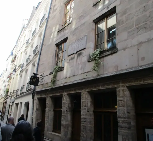 パリ市にあるニコラス・フラメルの住居跡、現在はレストランになっている